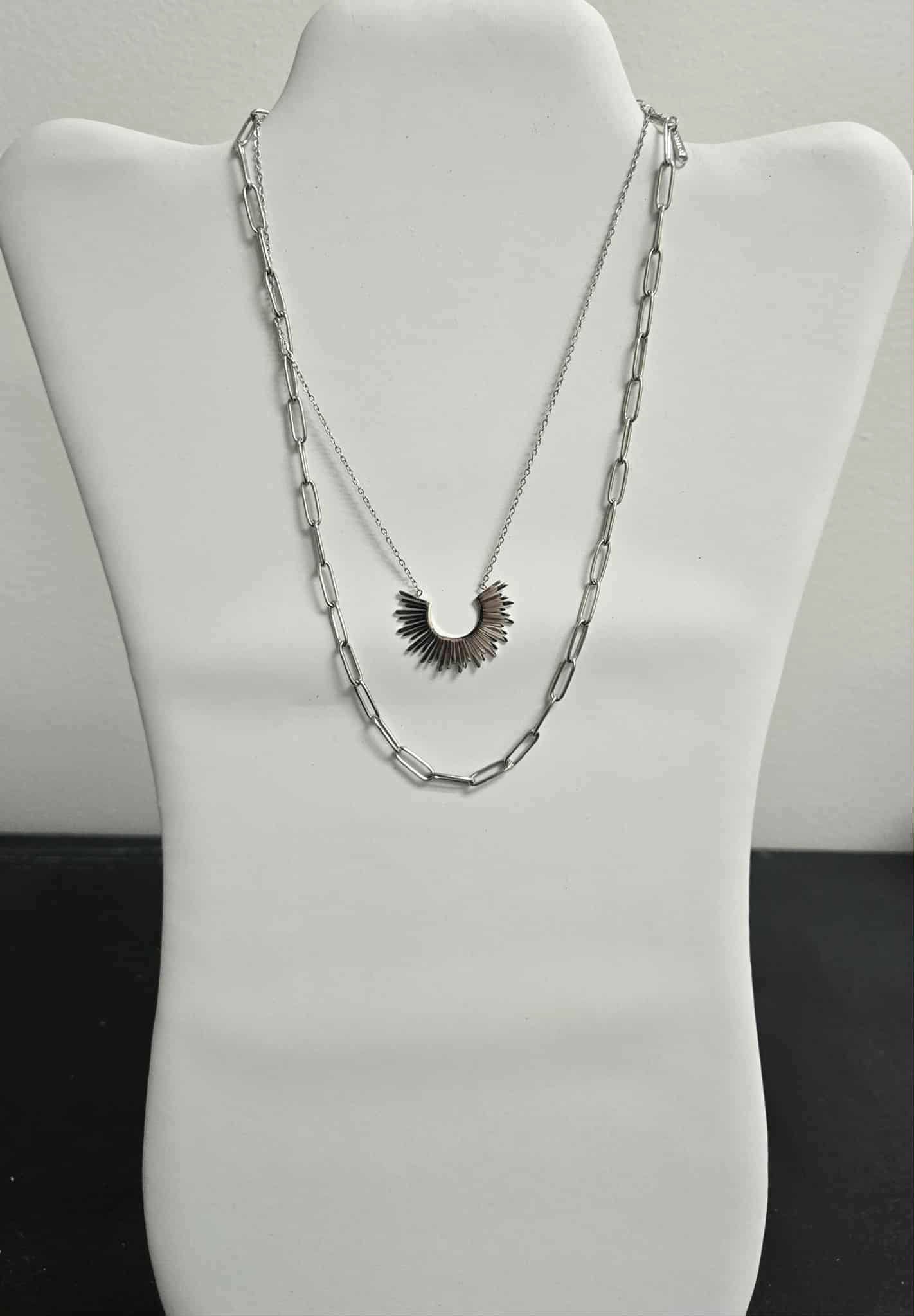 Half-Sun Like Paperclip Looped Chain Necklace